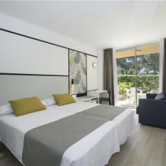 Отель Medplaya Hotel Calypso Испания, Салоу - отзывы, цены и фото номеров - забронировать отель Medplaya Hotel Calypso онлайн комната для гостей фото 3
