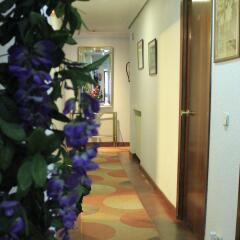 Отель Hostal Esmeralda интерьер отеля