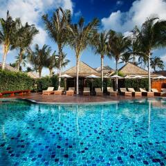 Отель Deva Beach Resort & Spa бассейн