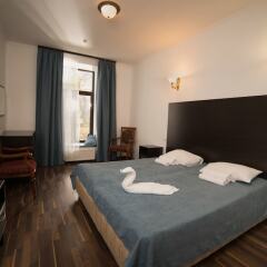 Alex Hotel сейф в номере