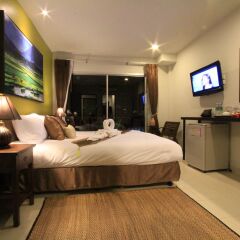Отель The Guide Hometel сейф в номере