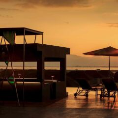 Отель Novotel Inle Lake Myat Min гостиничный бар