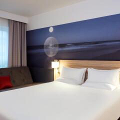 Отель Novotel London Stansted Airport комната для гостей