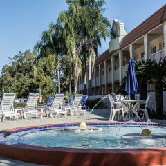Отель Clarion Inn & Suites Clearwater бассейн фото 2