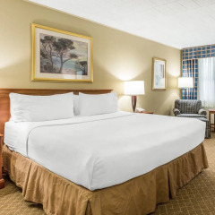 Отель Clarion Inn Frederick Event Center комната для гостей фото 3