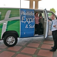 Отель Holiday Inn Express Hotel & Suites Columbus Univ Area - Osu США, Колумбус - отзывы, цены и фото номеров - забронировать отель Holiday Inn Express Hotel & Suites Columbus Univ Area - Osu онлайн городской автобус