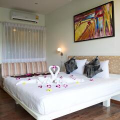 The Trend Kamala Hotel комната для гостей