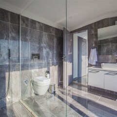 Villa Almeria 2 by Akdenizvillam Турция, Калкан - отзывы, цены и фото номеров - забронировать отель Villa Almeria 2 by Akdenizvillam онлайн ванная фото 2