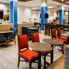 Holiday Inn Express Hotel & Suites Jasper интерьер отеля