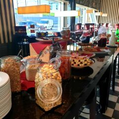 Отель Holiday Inn Bern Westside питание фото 3