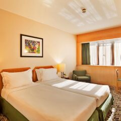 Отель Ramada by Wyndham Lisbon комната для гостей