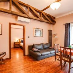Отель EuroResidence Apartament Home комната для гостей фото 5