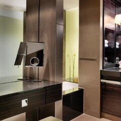 Отель Hyatt Regency Düsseldorf Германия, Дюссельдорф - отзывы, цены и фото номеров - забронировать отель Hyatt Regency Düsseldorf онлайн ванная