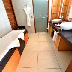 Отель Kia Ora Resort & Spa Французская Полинезия, Рангироа - отзывы, цены и фото номеров - забронировать отель Kia Ora Resort & Spa онлайн ванная
