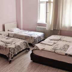 Puffin Hostel - Istanbul Стамбул комната для гостей