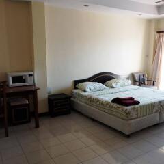 Апартаменты Parinyas Apartment Паттайя комната для гостей фото 3