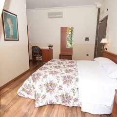 Pompeii Ruins Hotel сейф в номере