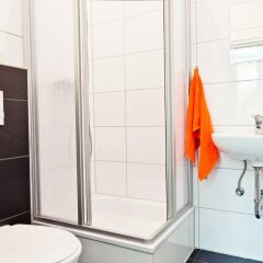 Отель Sleepcheaphostel Германия, Берлин - отзывы, цены и фото номеров - забронировать отель Sleepcheaphostel онлайн ванная