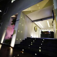 Six Hotel интерьер отеля