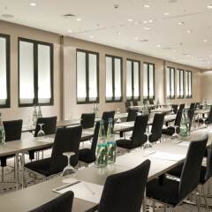 Отель Crowne Plaza Berlin - Potsdamer Platz