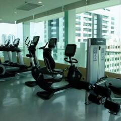 Отель Amari Residences Bangkok фитнесс-зал фото 3