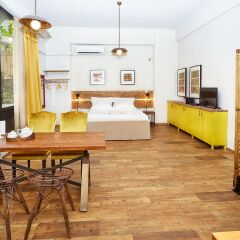 Отель Aris Athens Suites в номере