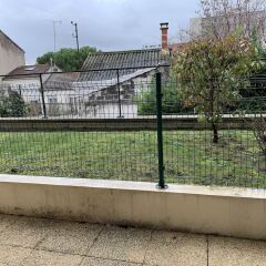 Апартаменты Apartment With 2 Bedrooms in Bagnolet, With Terrace and Wifi фитнесс-зал