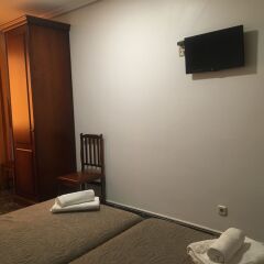 Отель Hostal Conchita Legazpi Испания, Мадрид - отзывы, цены и фото номеров - забронировать отель Hostal Conchita Legazpi онлайн удобства в номере