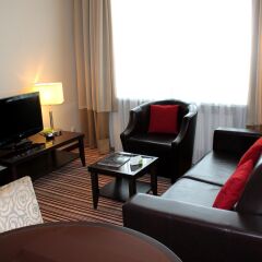 Отель Courtyard by Marriott Irkutsk City Center Иркутск комната для гостей
