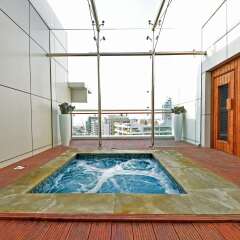 Отель Jannah Marina Bay Suites бассейн