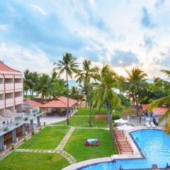 Paradise Beach Hotel бассейн