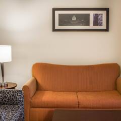 Отель Comfort Suites East Broad At 270 Колумбус комната для гостей фото 3