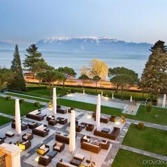 Отель Beau-Rivage Palace пляж