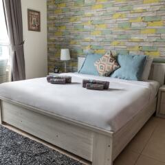 Отель HiGuests Vacation Homes - The Residences Дубай комната для гостей фото 4