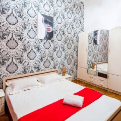 Апартаменты Three bedrooms & studio in the Center Львов комната для гостей