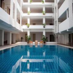 Trang Hotel Bangkok спортивное сооружение