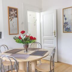 Апартаменты Old Story Apartment Прага в номере