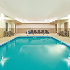 Отель La Quinta Inn & Suites Columbus West - Hilliard с домашними животными