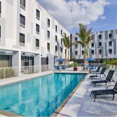 Отель Hampton Inn Suites Sarasota/Bradenton Airport бассейн фото 2