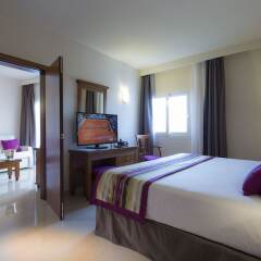 Отель Grand Palladium Palace Ibiza Resort & Spa Испания, Сант Джордин де Сес Салинес - 1 отзыв об отеле, цены и фото номеров - забронировать отель Grand Palladium Palace Ibiza Resort & Spa онлайн комната для гостей фото 2