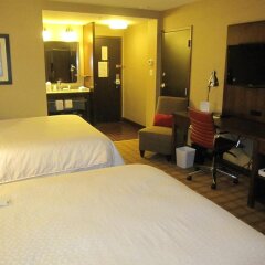 Отель Four Points by Sheraton Niagara Falls США, Ниагара-Фолс - отзывы, цены и фото номеров - забронировать отель Four Points by Sheraton Niagara Falls онлайн комната для гостей фото 5