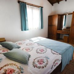 KAY6700 Villa Malhun 2 Bedrooms Турция, Кесилер - отзывы, цены и фото номеров - забронировать отель KAY6700 Villa Malhun 2 Bedrooms онлайн комната для гостей фото 3