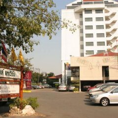 Louis' Tavern Hotel Don Muang парковка