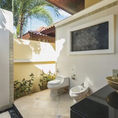 Отель Villa in Bangtao in Les Palmares Villa 8 ванная