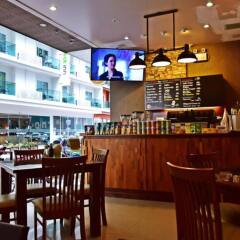 Ocean & Ole Hotel Patong гостиничный бар