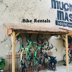 Отель Mucha Masia Hostel Rural-Urbà Испания, Эль-Прат-де-Льобрегат - отзывы, цены и фото номеров - забронировать отель Mucha Masia Hostel Rural-Urbà онлайн спортивное сооружение