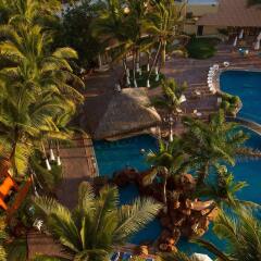 Luna Palace Hotel and Suites бассейн фото 2