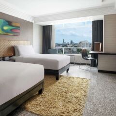Отель DoubleTree by Hilton Bangkok Ploenchit Бангкок комната для гостей фото 9