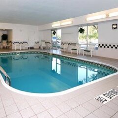 Отель Comfort Suites Hilliard Хиллиард бассейн