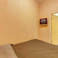 Апартаменты Apartments on Bolshaya Konushennaya сейф в номере